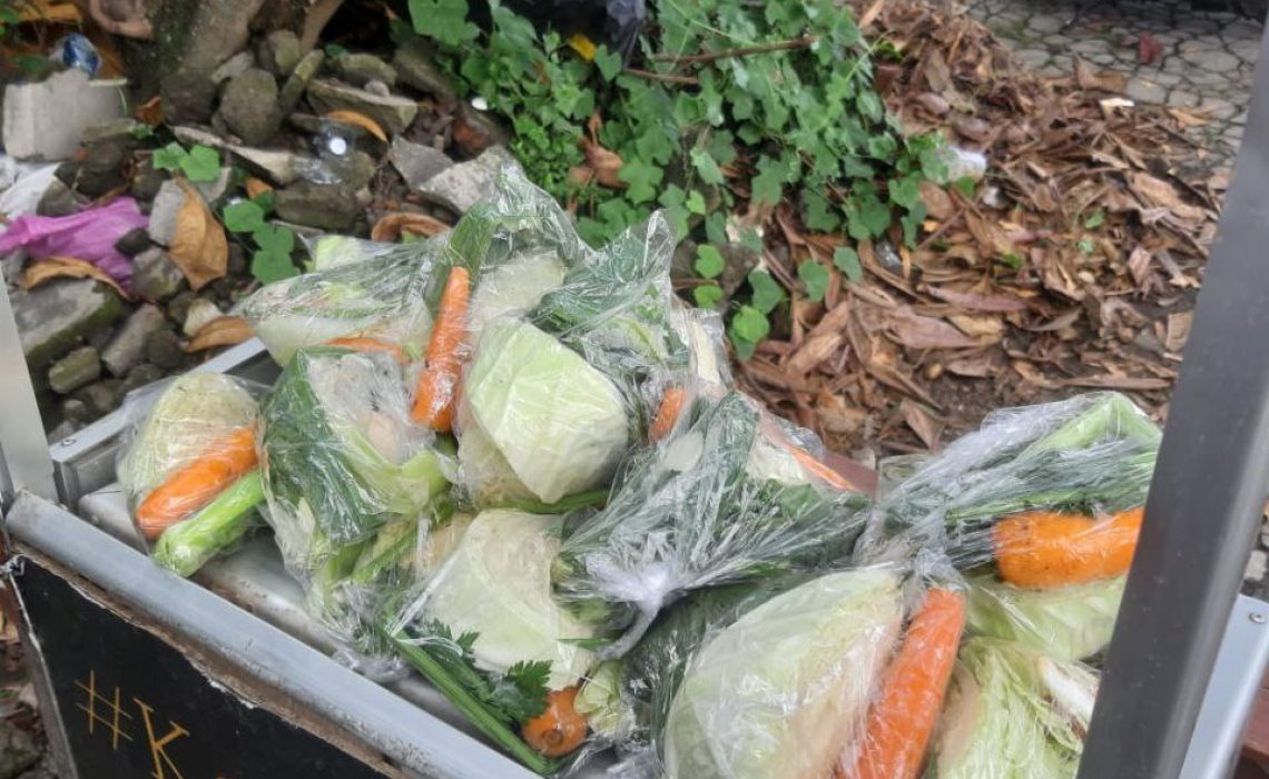 photo_6071235435008036277_y